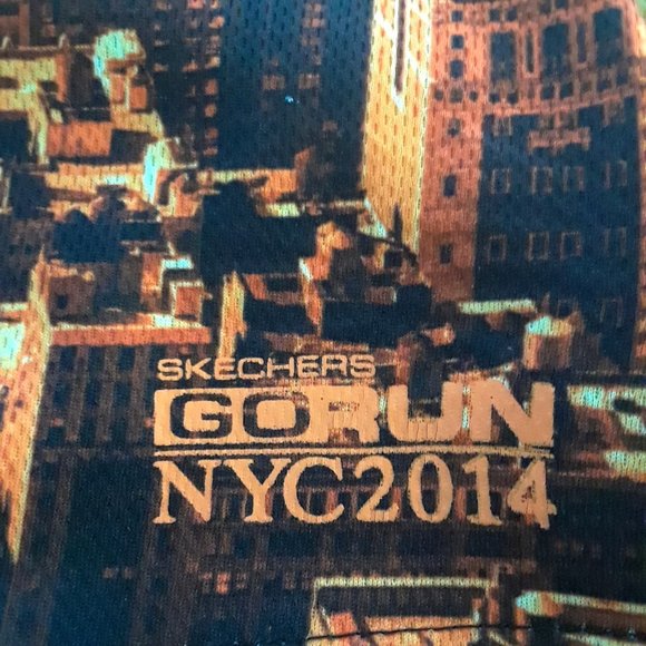 Skechers Go Run NYC Themed Mesh Fitness Shirt NWOT - Picture 12 of 13